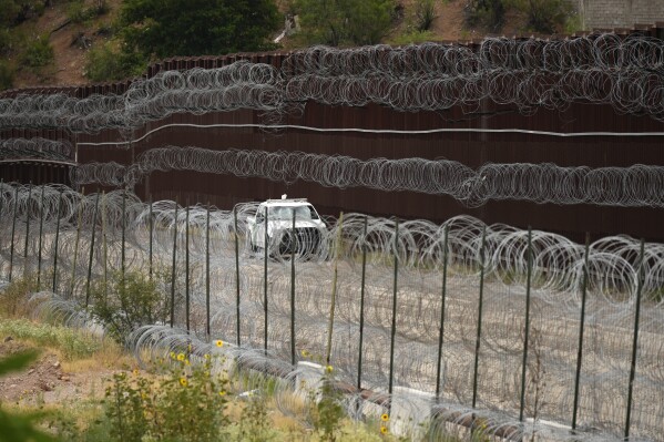 Hungary offers free one-way tickets to Brussels for migrants, asylum seekers