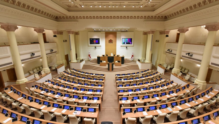 Opposition urges president to call extraordinary session to address issues for EU candidacy