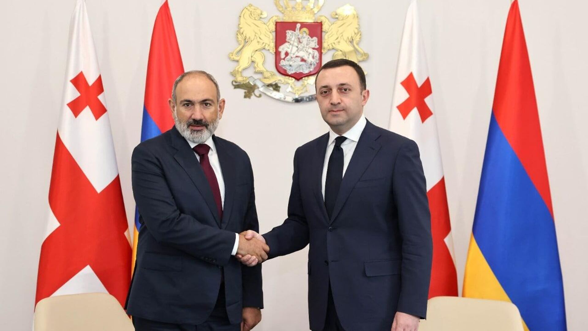 Armenian PM calls his Georgian counterpart amid military escalation with Azerbaijan