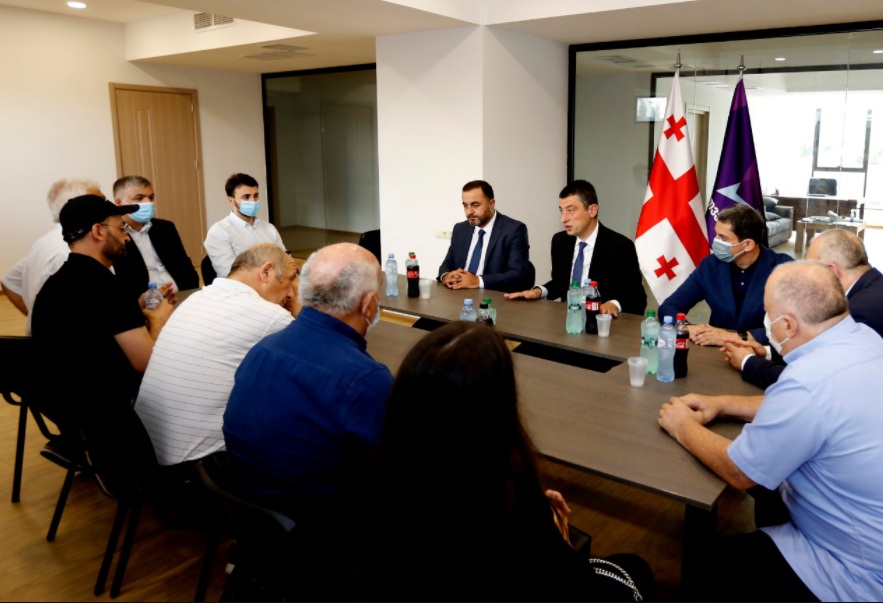გიორგი გახარია აჭარის რეგიონიდან პარტიის “საქართველოსთვის“ მხარდამჭერებს შეხვდა