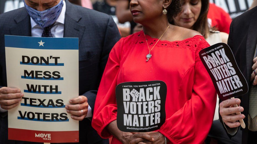 Texas Democrats flee state to block Republican voting law