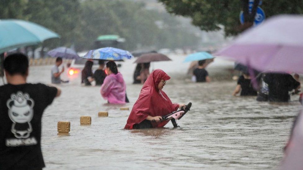 12 dead and thousands evacuated in China floods