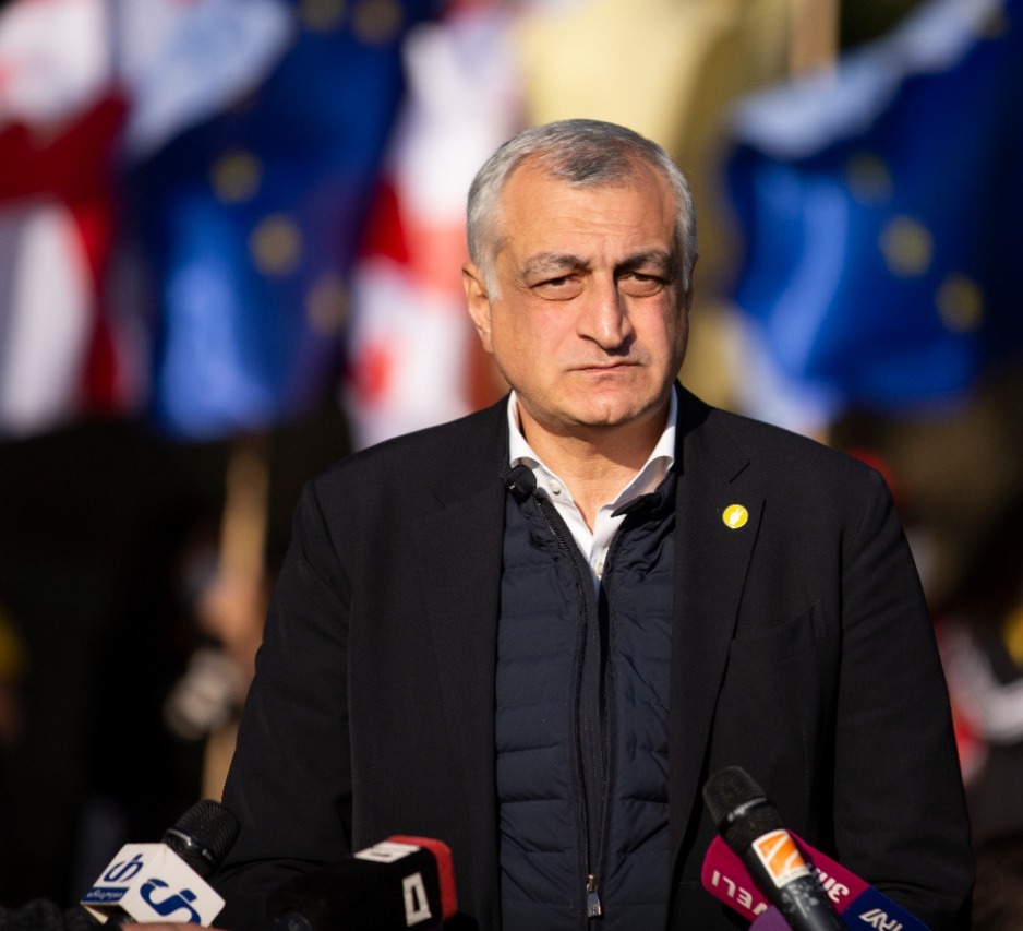“სამწუხაროა, რომ ისევე, როგორც ბევრ სხვა საქმეში, საქართველოს მთავრობა ამ შემთხვევაშიც მაჩანჩალაა!”