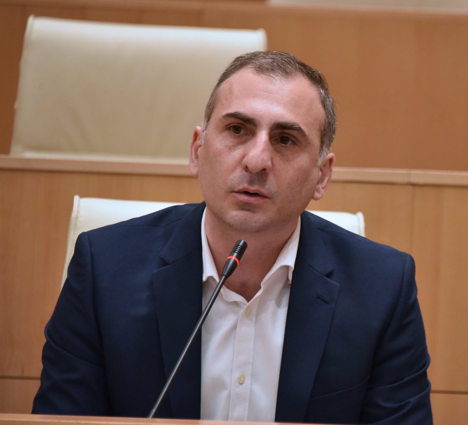 “საერთოდ არ მაინტერესებს, არც მელია და არც დანარჩენი ოპოზიცია, მილიონი საქმე მაქვს”
