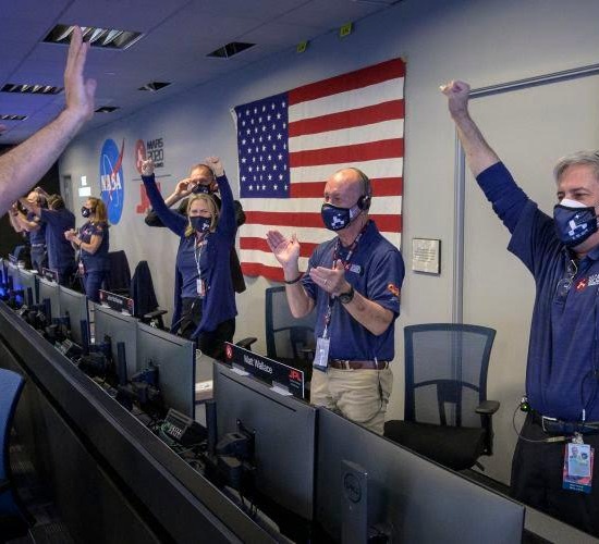 NASA-ს ახალი მარსმავალი Perseverance მარსზე წარმატებით დაეშვა