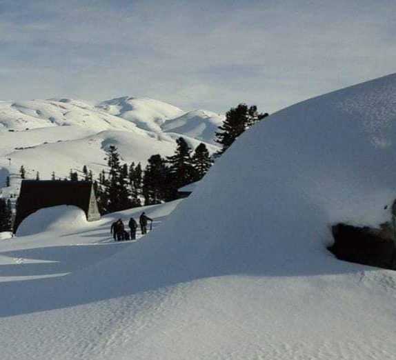 გომის მთაზე 8 საათზე მეტია, სამ ადამიანს ეძებენ