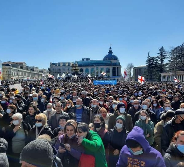 ქუთაისში მასშტაბური საპროტესტო აქცია მიმდინარეობს