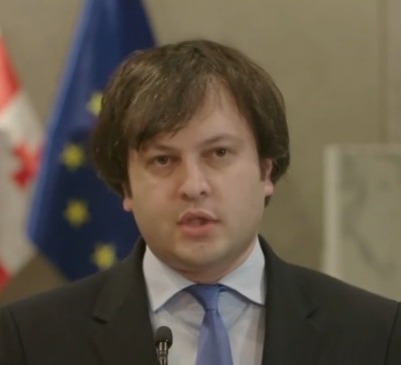 “ცარიელი ხელები აქვს ოპოზიციას, დარჩენილი არიან ქუჩაში, არიან გაკოტრებული, ჩვენ გვაქვს სავსე ხელები, რომლითაც ჩავდივართ ბრიუსელში”