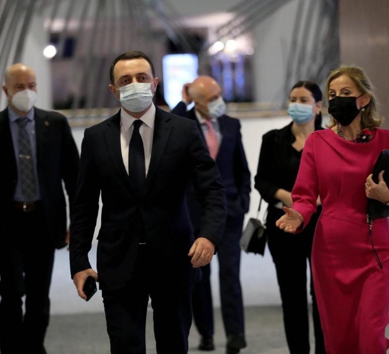 “ყველას საერთო რჩევა არის შემდეგი, რომ პოლიტიკური ცხოვრება უნდა გავაგრძელოთ პარლამენტში”