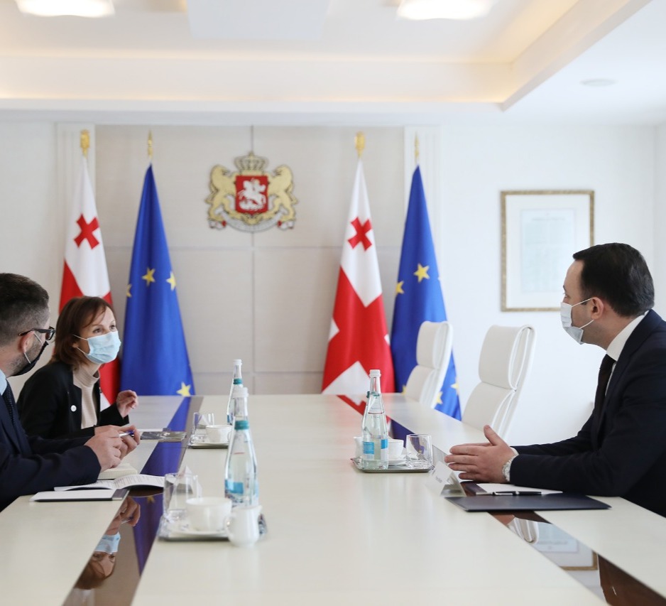 ირაკლი ღარიბაშვილმა და  დანიელ მაკსუინმა უგზო-უკვლოდ დაკარგული პირების გადმოსვენების საკითხზე ისაუბრეს