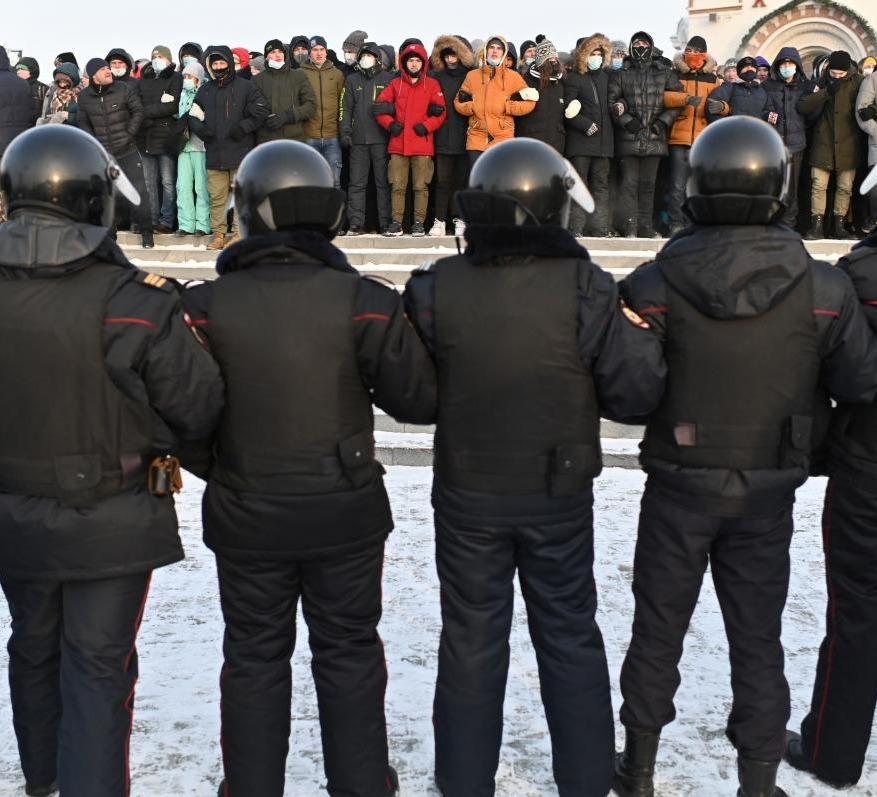 Navalny’s supporters gather half a million rally for a country without Putin