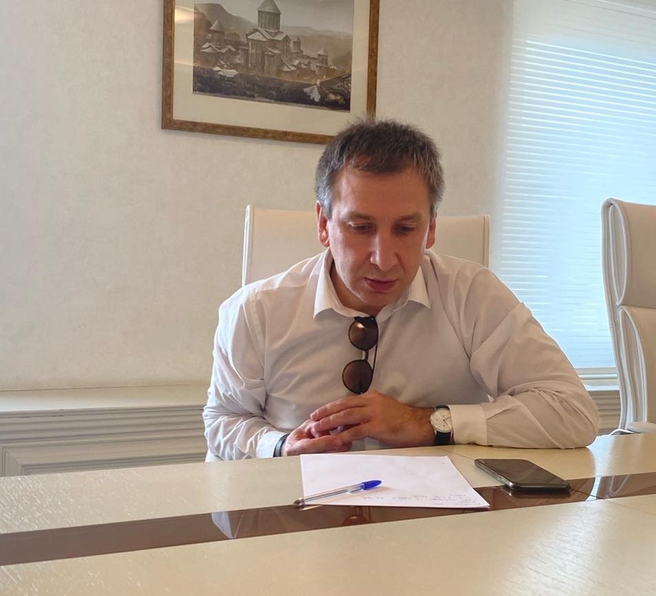 “ტყუილია, თითქოს ბიძინა ივანიშვილის ოფიციალური  გვერდი გახარიას მხარდამჭერ გვერდად  გადაკეთდა”