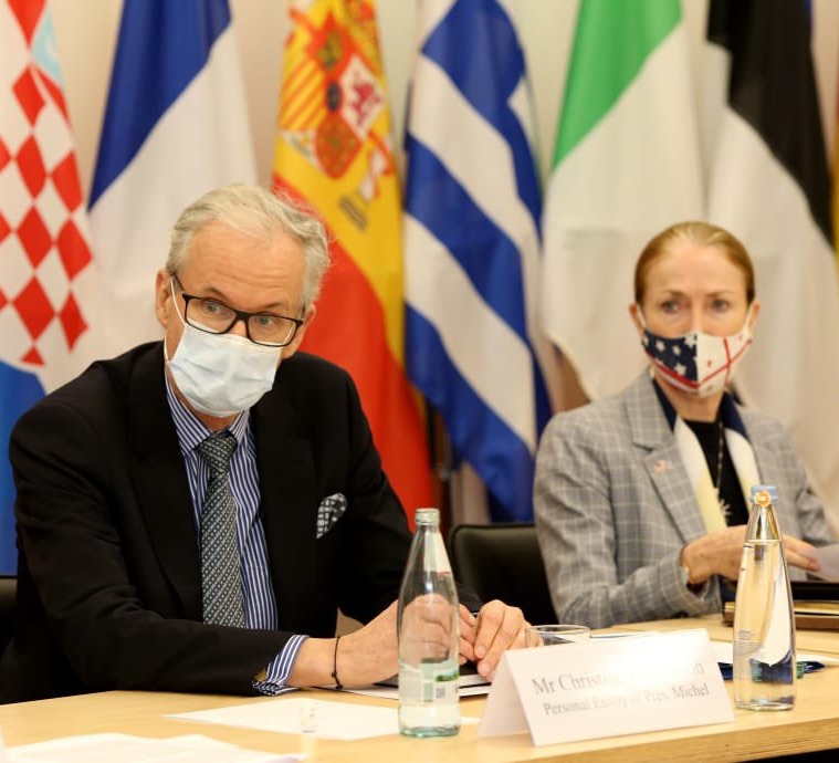 “მაგიდაზე წინადადებებს ხვალ დავდებ”