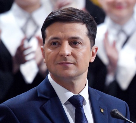 Zelensky asks EU and NATO to “legalize marriage” with Ukraine before visiting Paris