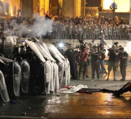 Frontnews - Similar news image