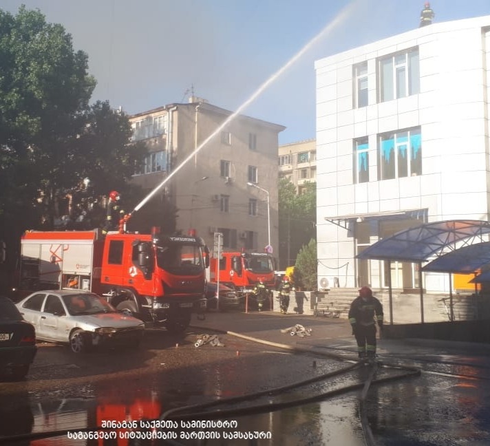 თბილისის მერია პეკინის გამზირზე გაჩენილი ხანძრის შედეგად დაზარალებულებს სასტუმროში გადაიყვანს