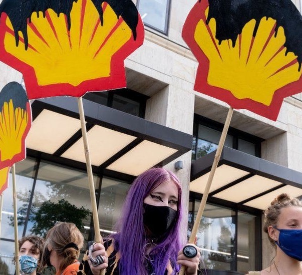 Shell: Netherlands court orders oil giant to cut emissions