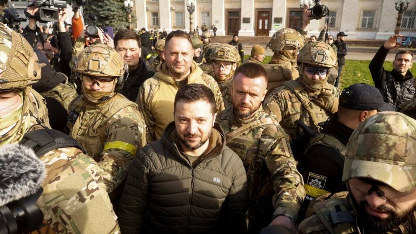 Zelenskyy arrives in Kherson to mark its recapture