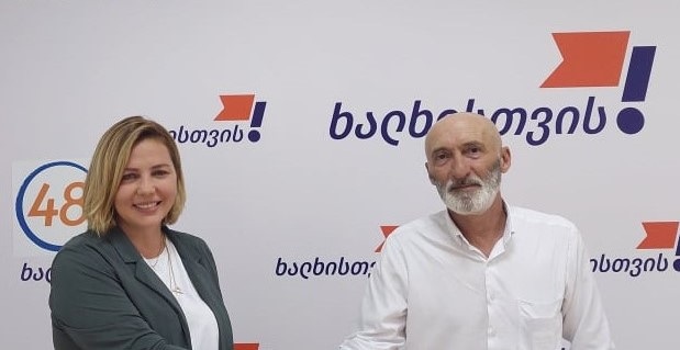 პარტიის “ანა დოლიძე-ხალხისთვის“ წარმომადგენელი შენგელი ავსაჯანიშვილი ყაზბეგის საკრებულოშია