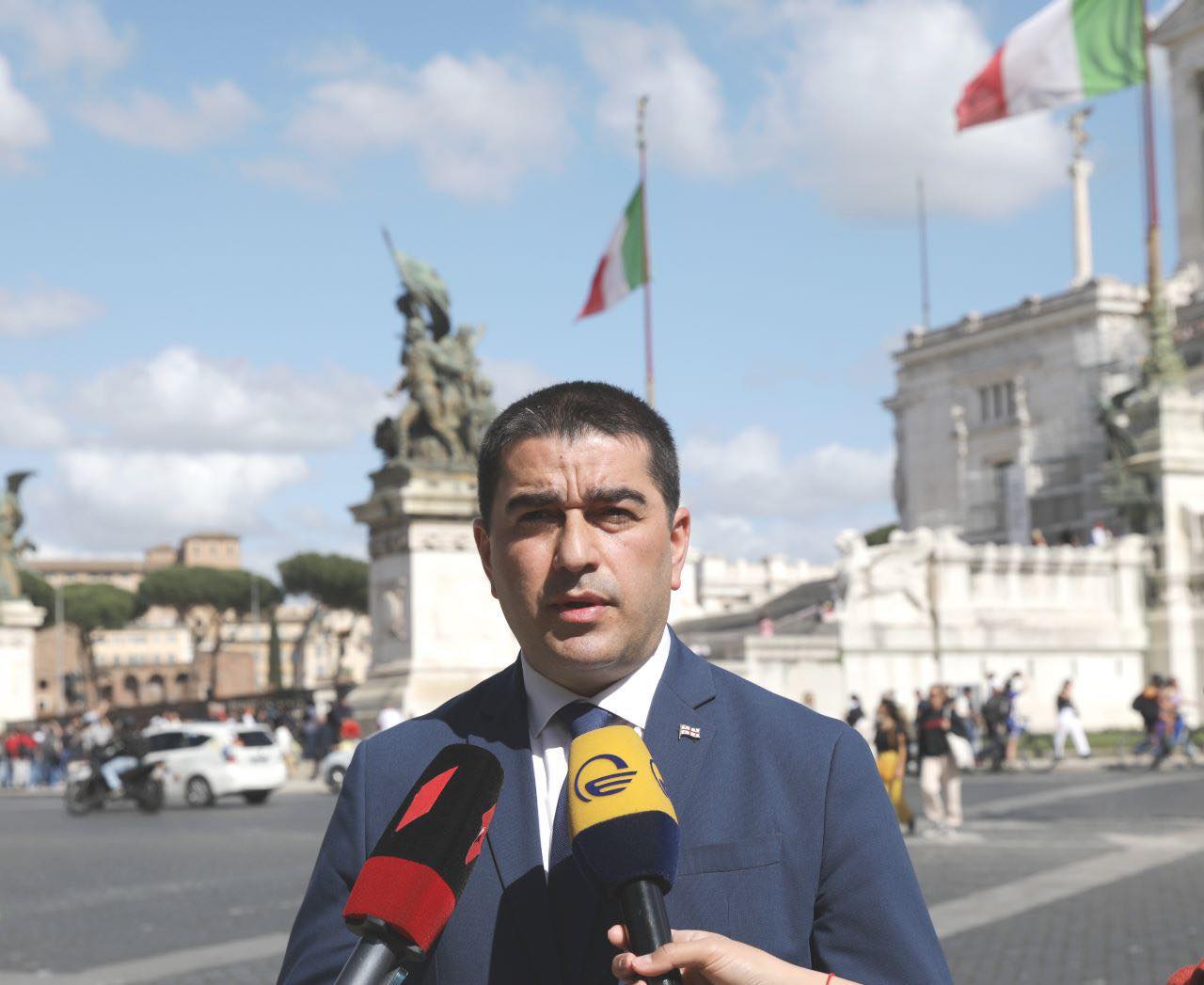 Frontnews - Similar news image