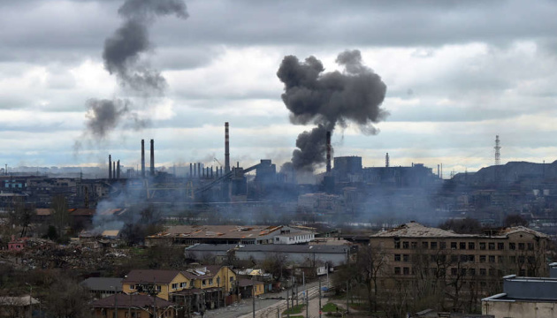 Russians resume bombing of Azovstal plant after Kyiv evacuates 100