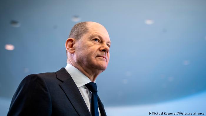 German chancellor to visit Ukraine, Russia amid growing tension