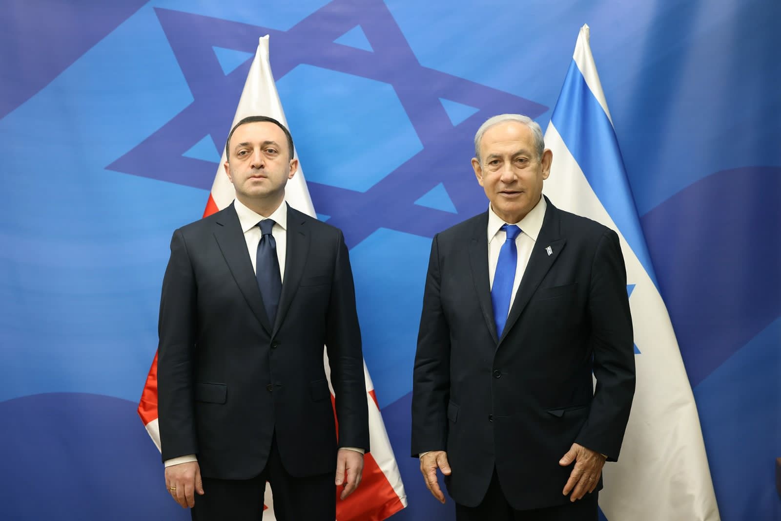 Frontnews - Similar news image