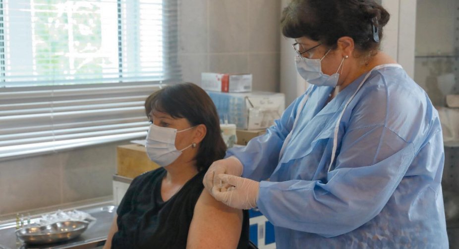 Mobile military-medical groups are involved in the process of vaccinating the population
