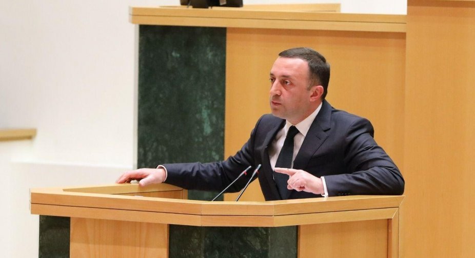 UNM’s Dekanoidze interrupts PM’s introductory words on EU integration in Parliament by calling him a “traitor”