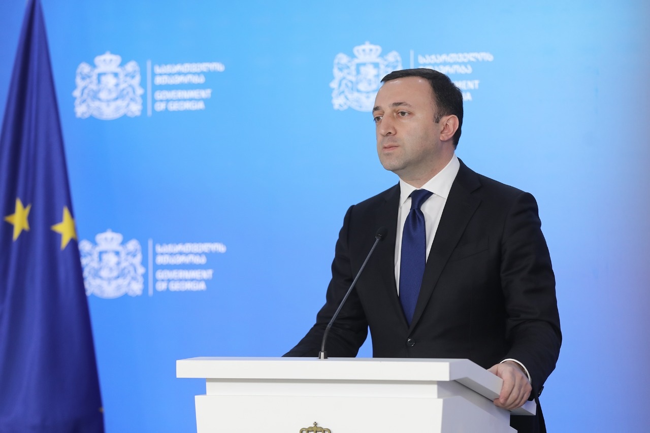 PM announces day-offs for public service employees