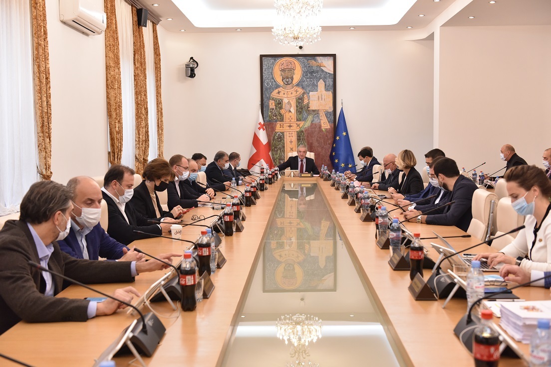 პარლამენტი 2022 წლის სახელმწიფო ბიუჯეტის პროექტის განხილვას იწყებს