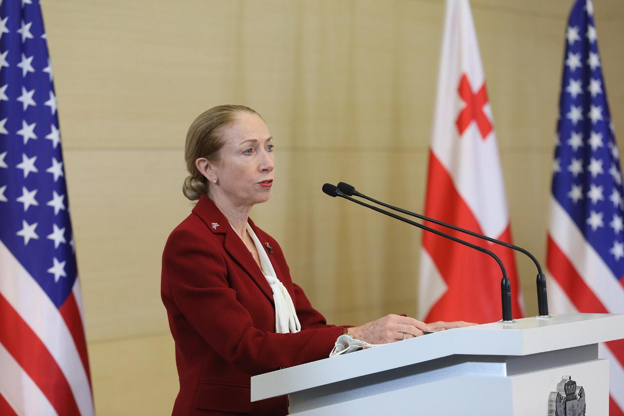 US ambassador urges Georgian, Ukrainian officials to discuss sensitive topics “confidentiality”