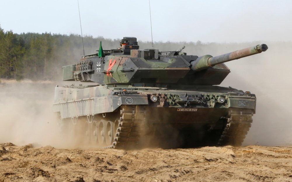 Spiegel – გერმანია უკრაინაში Leopard 2-ის ტანკებს აგზავნის