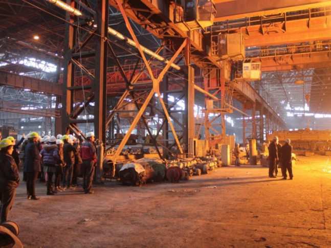 Rustavi Steel employees stop strike after a promise on increase in salaries