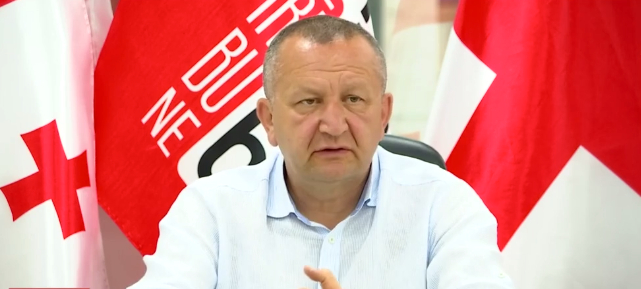 დავით ჭიჭინაძე – “ქართული ოცნება“ რკინებით შემოღობილი ატარებს რეგიონებში შეხვედრებს, ხალხი ახლოს რომ ვერ მივიდეს მათთან