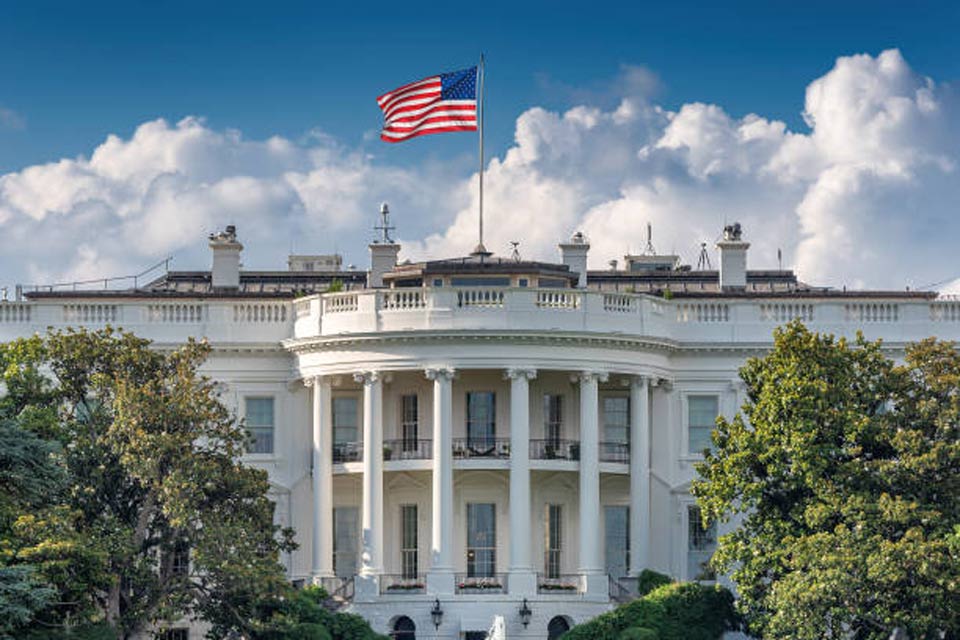 White House urges Putin to stop discussing US elections