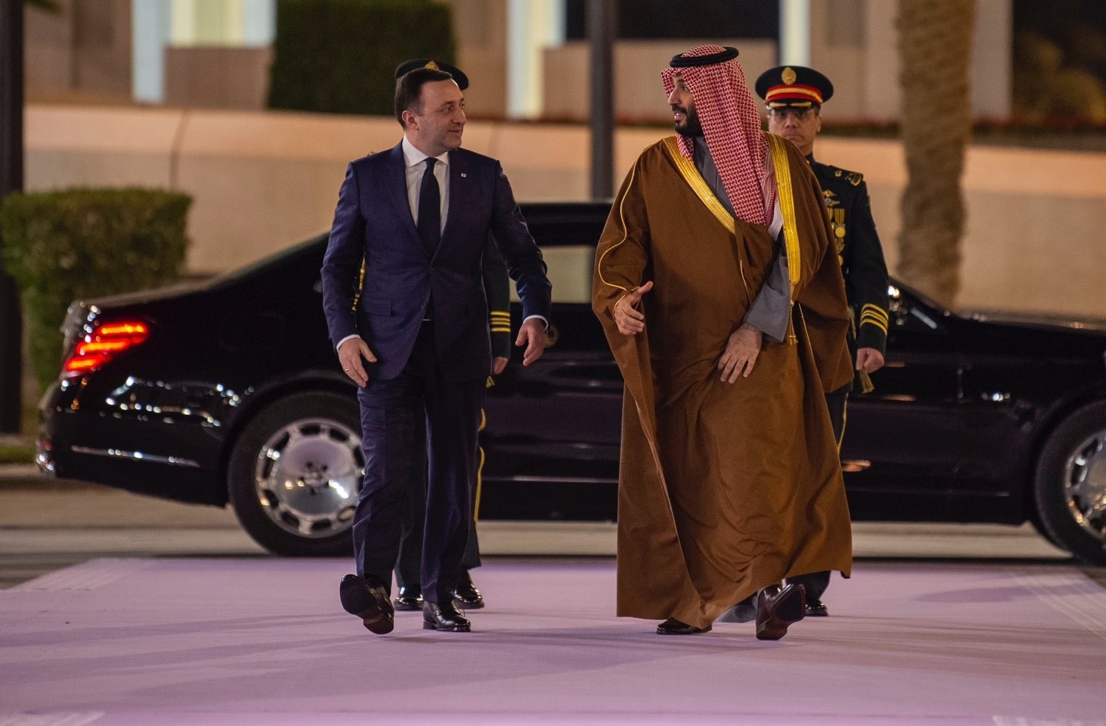 Frontnews - Similar news image