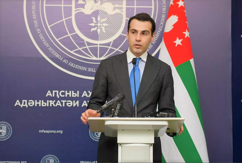 De facto Abkhaz FM, head of so-called Presidential Administration resign