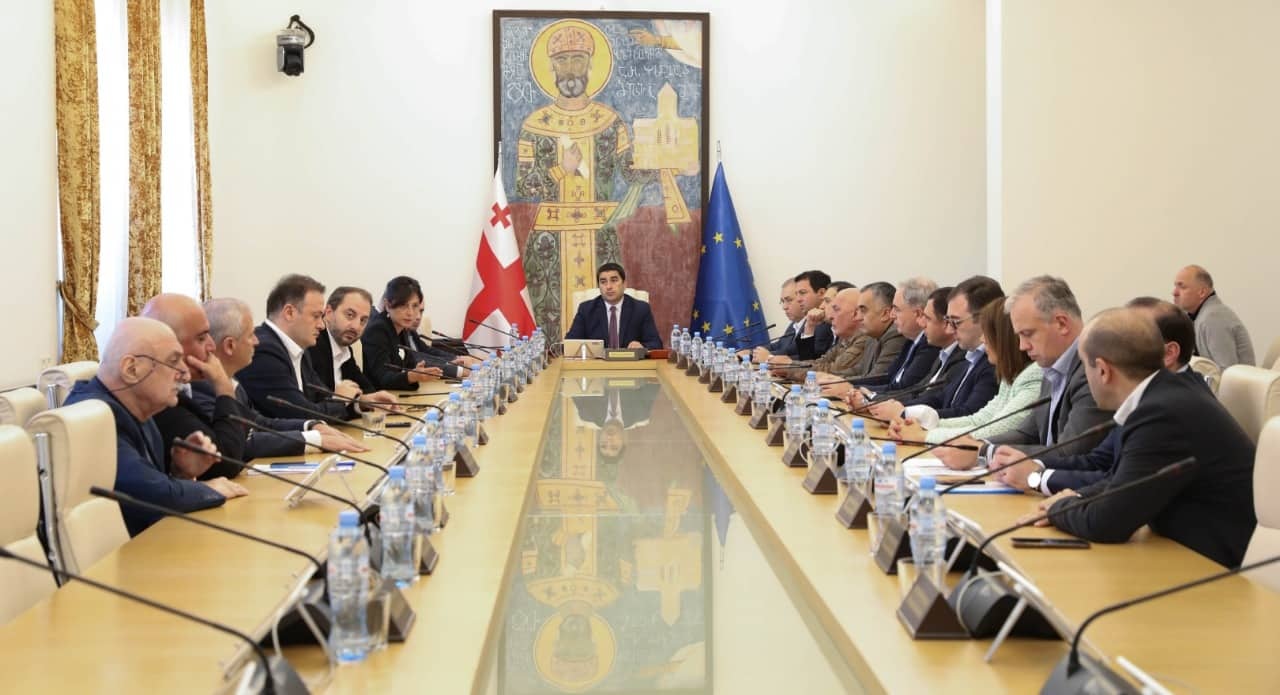 Frontnews - Similar news image