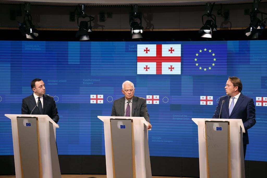 Frontnews - Similar news image