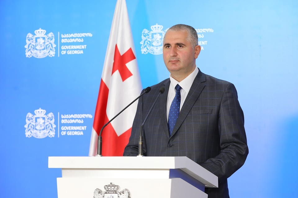 Govt announces increase in public servants’ salaries by 10% annually until 2026