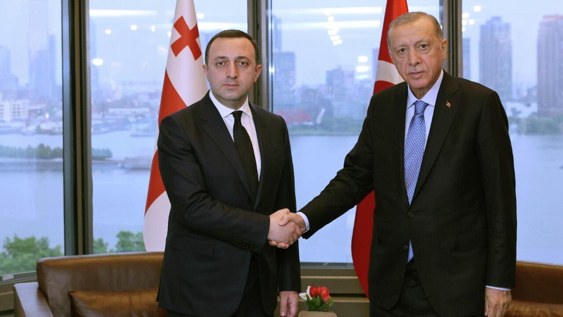 Frontnews - Similar news image