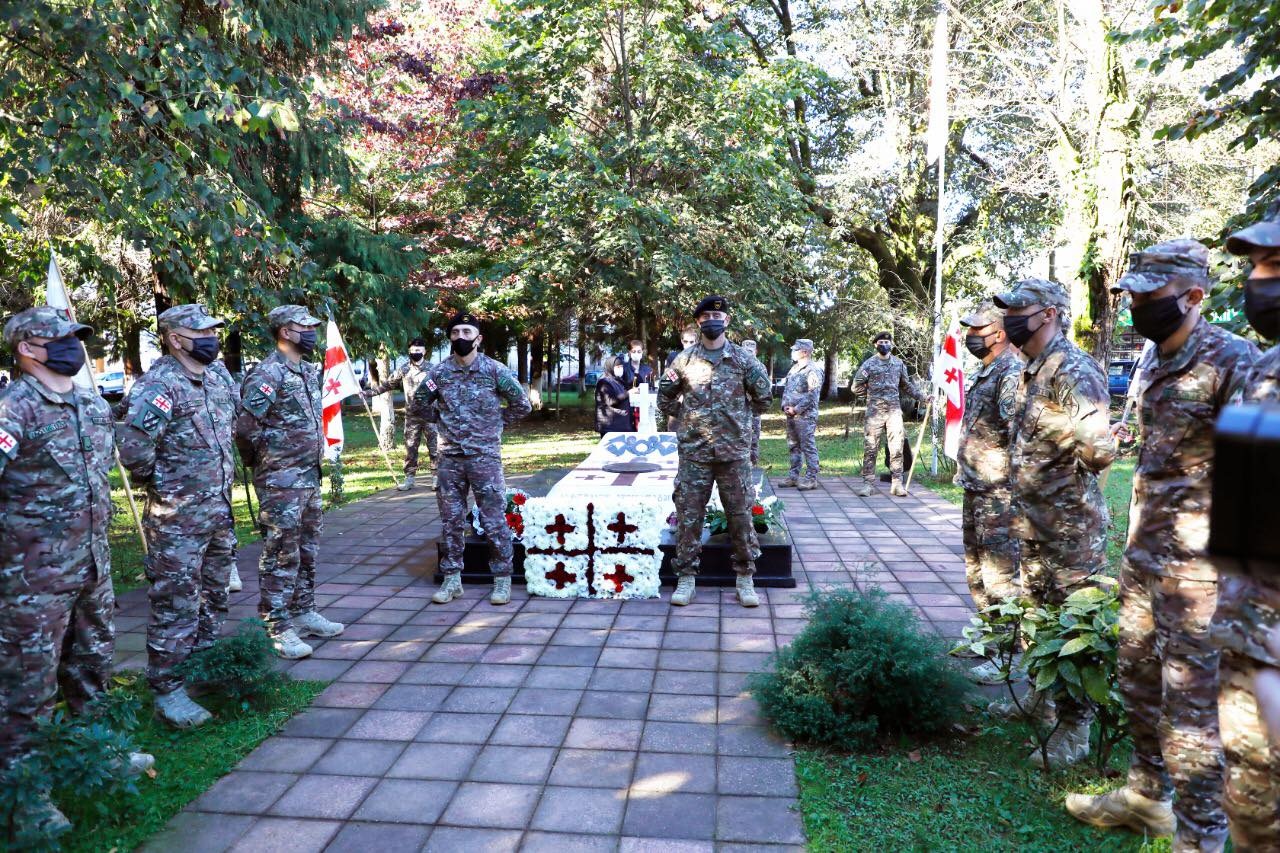 თავდაცვის ძალების წარმომადგენლებმა ეროვნული გმირის ზაზა დამენიას ხსოვნას პატივი მიაგეს