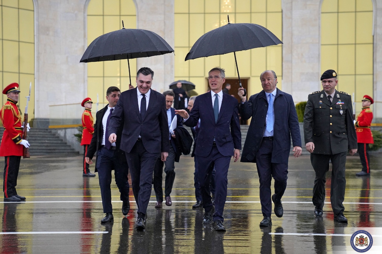 Frontnews - Similar news image