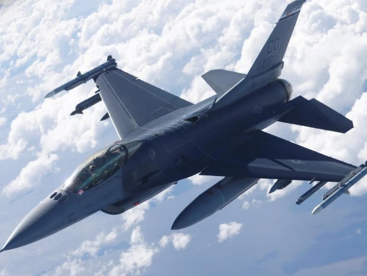 დანია უკრაინას 19 F-16-ს გადასცემს