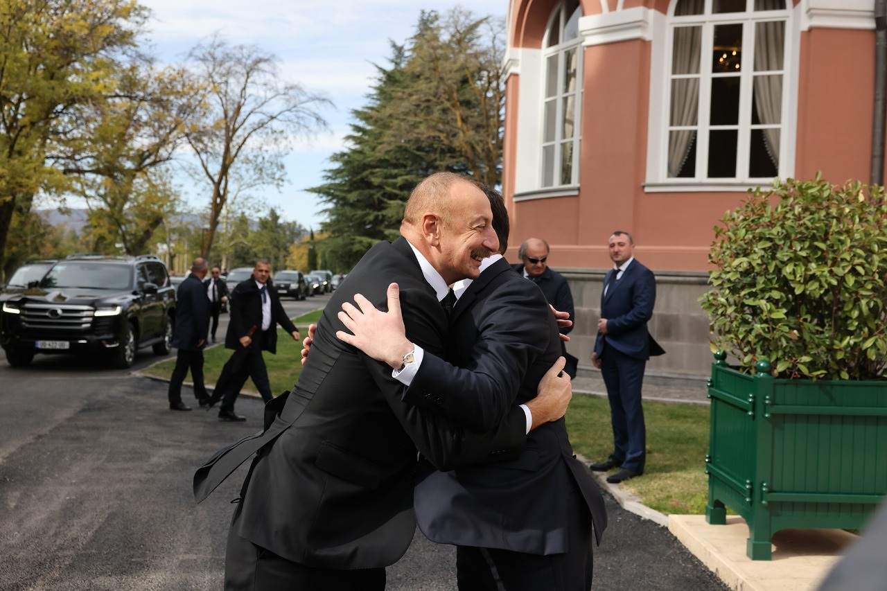Frontnews - Similar news image