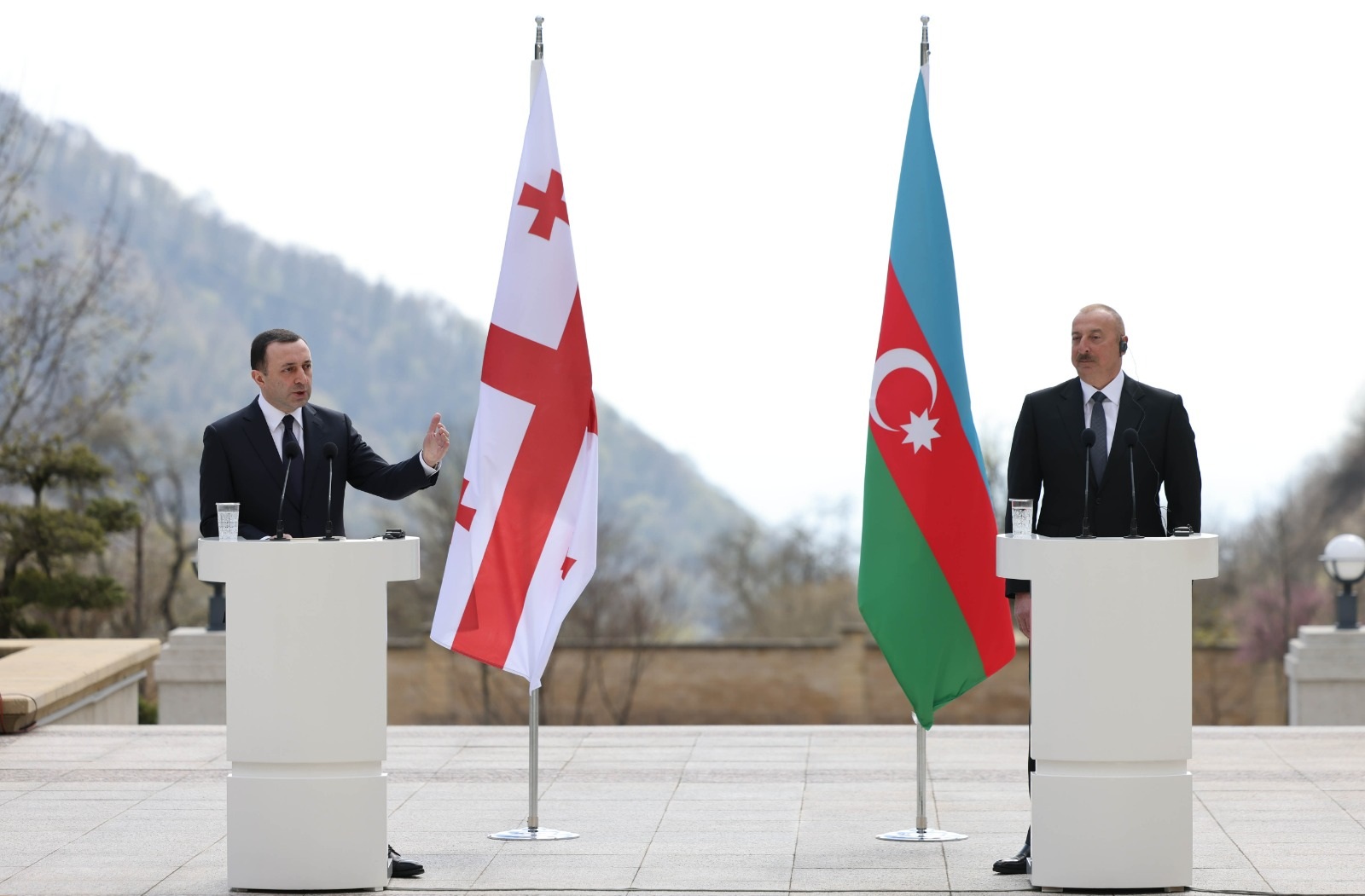 Frontnews - Similar news image