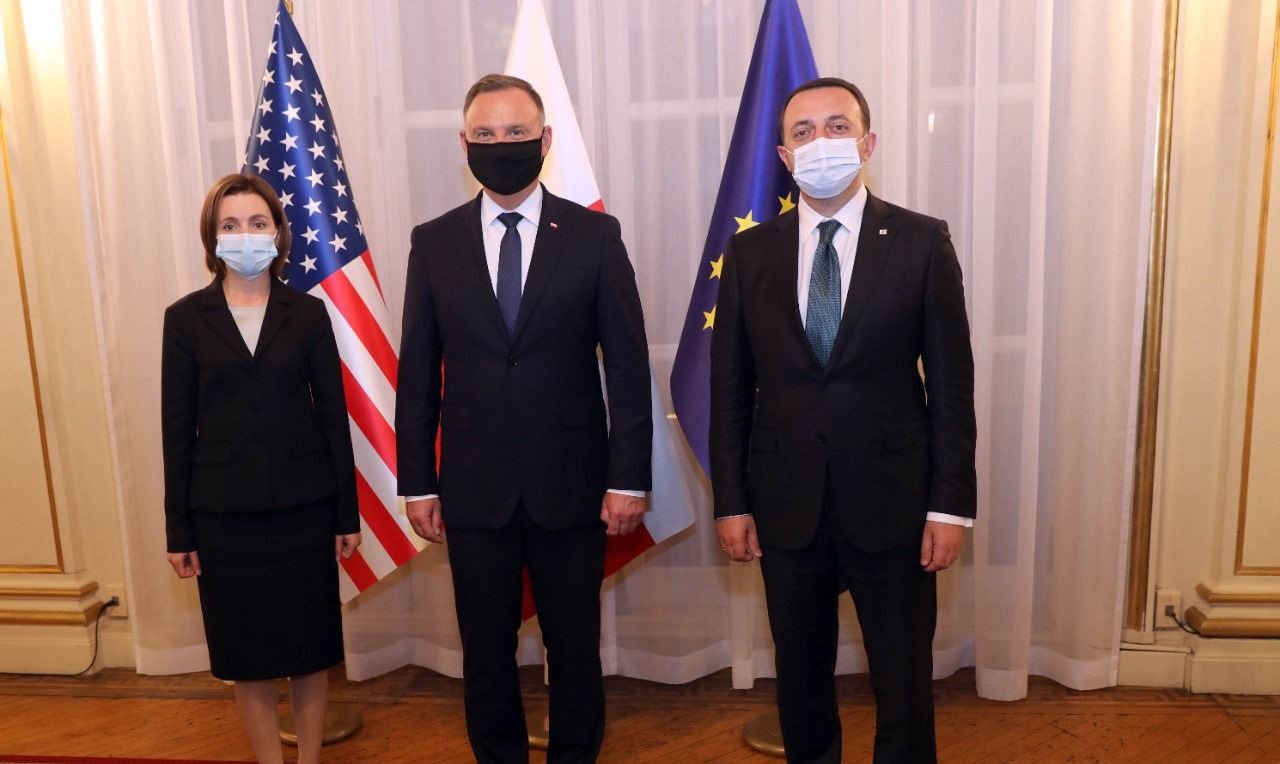 Frontnews - Similar news image