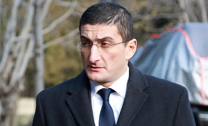Diplomat calls potential use of ordinary passports by diplomats “great shame”