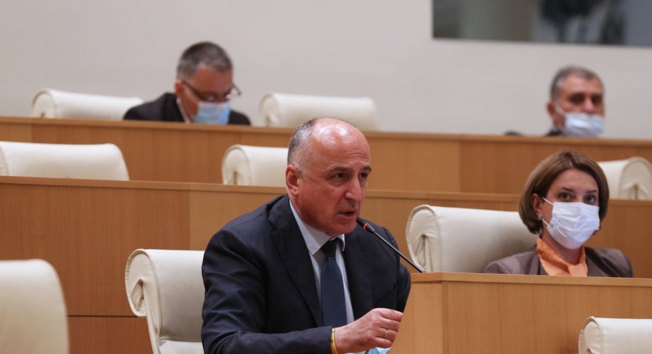 ბადრი ჯაფარიძე – კოლეგაზე ხელის მოქნევა იმდაგვარად უნდა იყოს დასჯადი, რომ ის ადამიანი აღარ შემოდიოდეს ბიუროს ოთახში და არც პარლამენტის დარბაზში